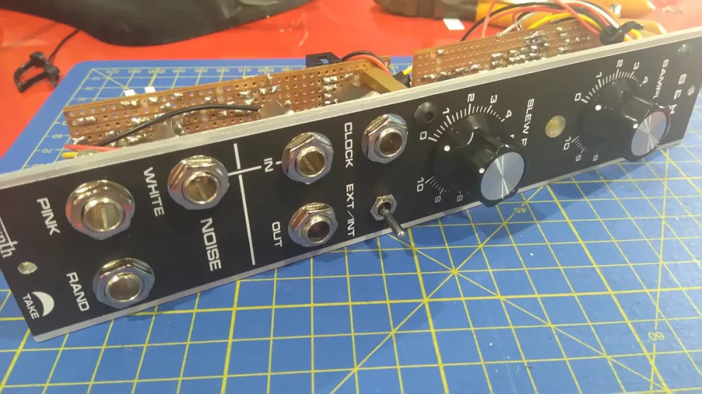 DIY Modular Synth: Noise / Sample & Hold